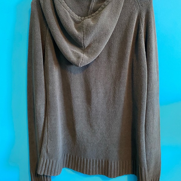 Soft green hoodie - Picture 3 of 3